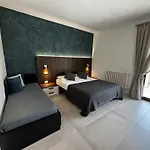 Elena Bed and Breakfast Ντεζεντσάνο ντελ Γκάρντα