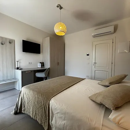 Elena Bed & Breakfast 3*